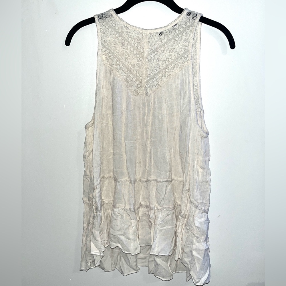 Cream American Eagle Flowy Lace Tank Top Size: M